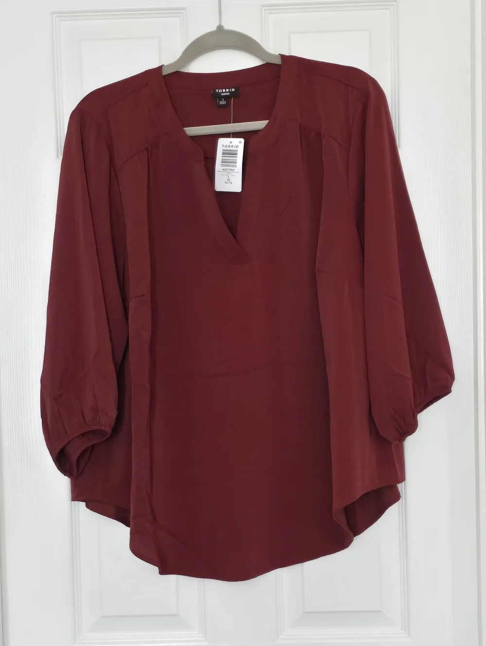 torrid Harper Crepe de Chine Blouson Blouse In Burgundy - Picture 2 of 4